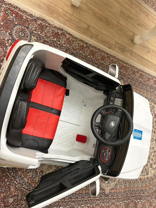 электро машинка на пульте