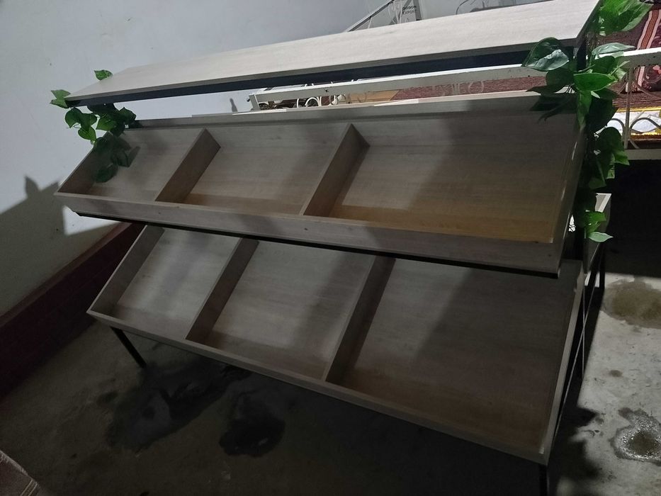 Magazinlar uchun meva qoyishga pastavka