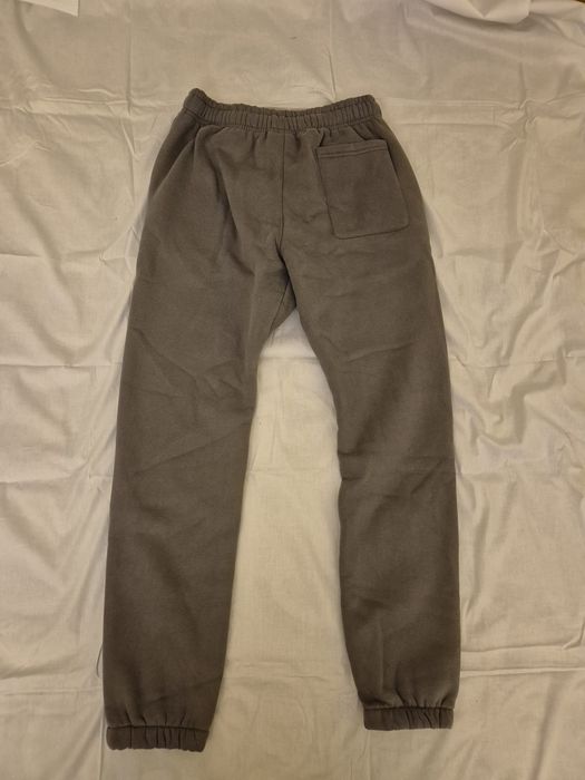 Pantaloni Essentials Noi