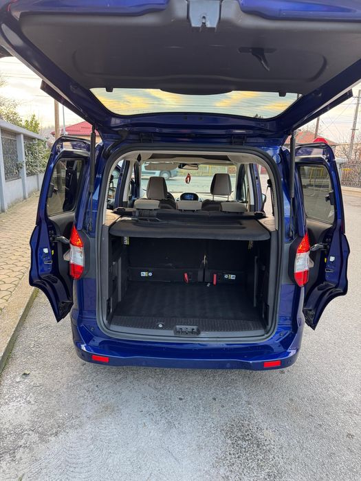Ford Tourneo Courier Titanium