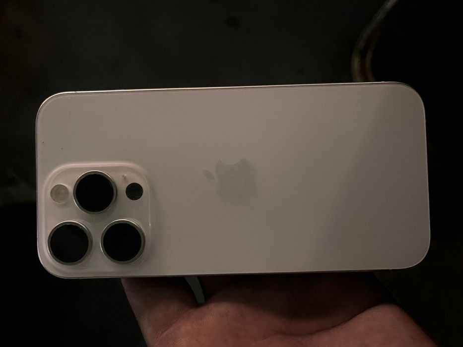 Iphone 15 pro белый