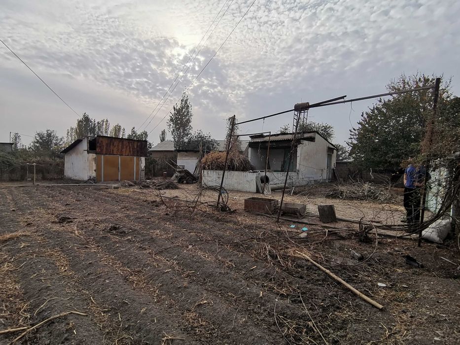 ховли/ участок ер хисобида сотилади