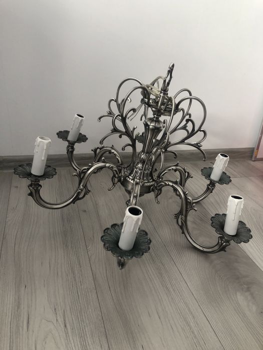 Lampadar din fier forjat