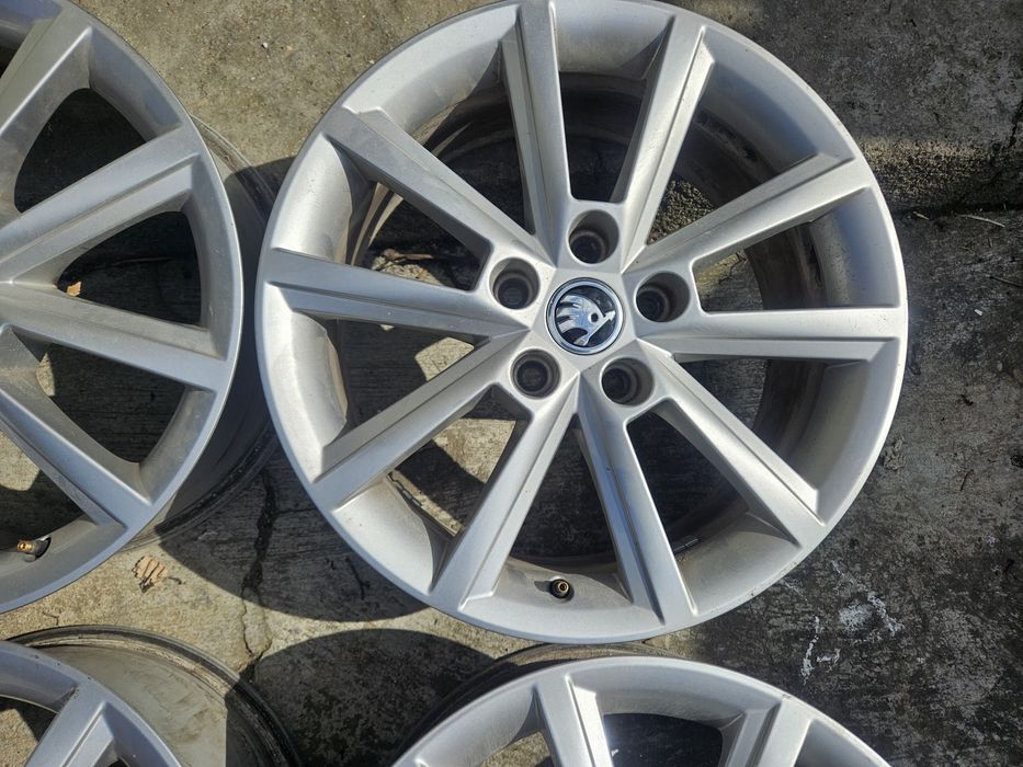 Jante aliaj R17, 5x112  Skoda cu anv. Continental 225 45 R17
