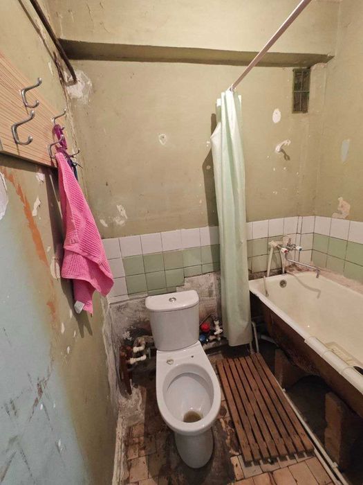 Дубовая 1/2/4, кирпич галерейного типа, 32 м2, без ремонта, не торец