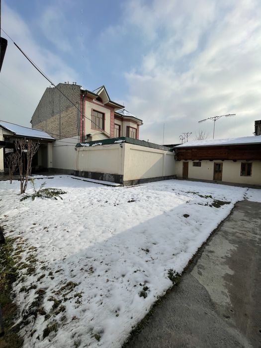 Срочно сотилади 5 соту Охунбобоевда ер нархида