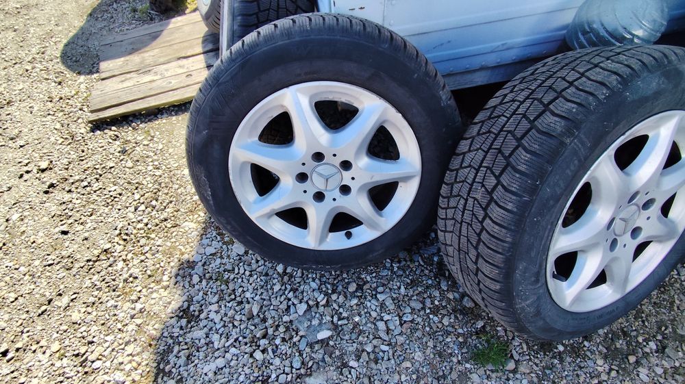 Гуми с джанти 225 55 16 зимни ,чисто нови