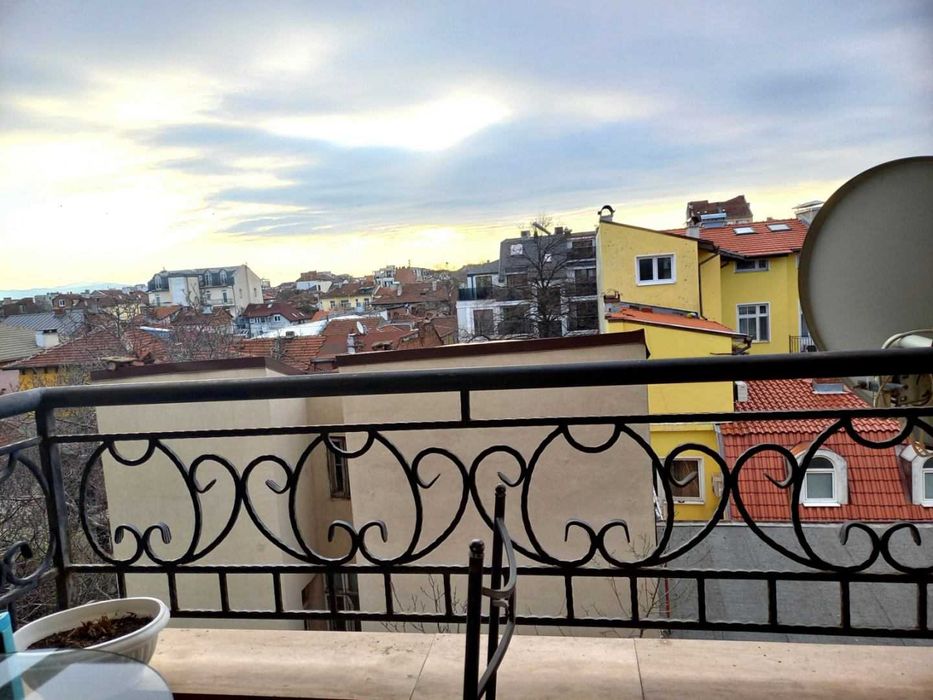 Дава се под наем Тристаен апартамент в София, Център - 110 кв.м за 797.64 € - Снимка #4