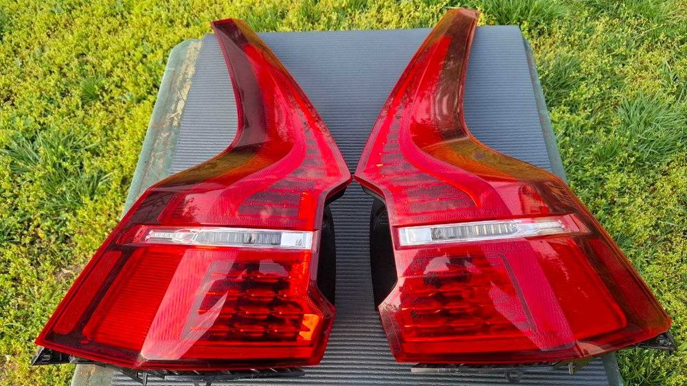 Volvo XC60 II 2017... Stopuri, complete sau separate 32228916, 32228917 (USA)