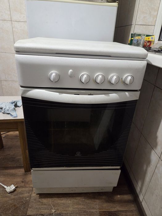 Газовая плита бу продам