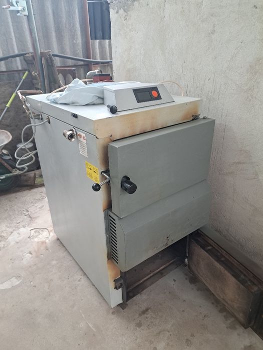Vând cazan de lemne Vigas 25kw