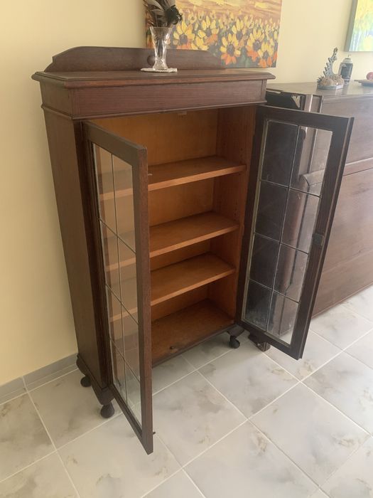 Антична витрина за дома