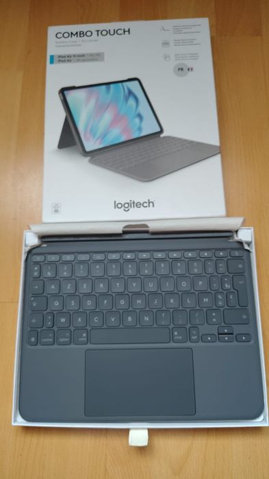 iPad Combo touch Logitech iPad 11" husă cu tastatura si trackpad