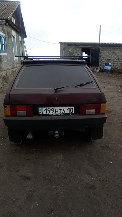 Автомобиль Лада-2109