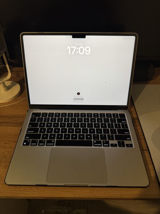 Macbook Air M2 (8-256)