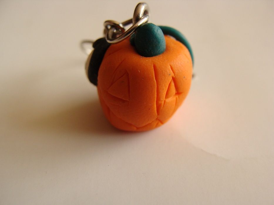 Интересни обеци.