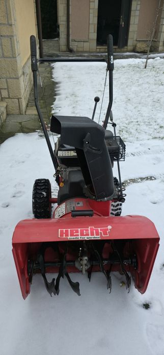 Freza zapada HECHT motor 6,5 cp benzina