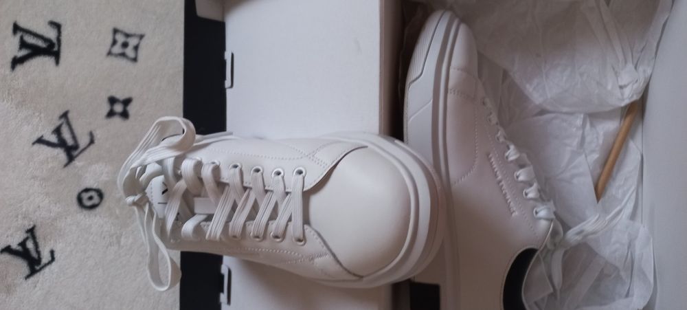 Продам Armani  обувь