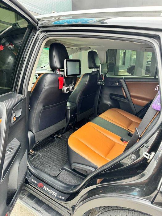 продаётся машина Toyota RAV4 RS