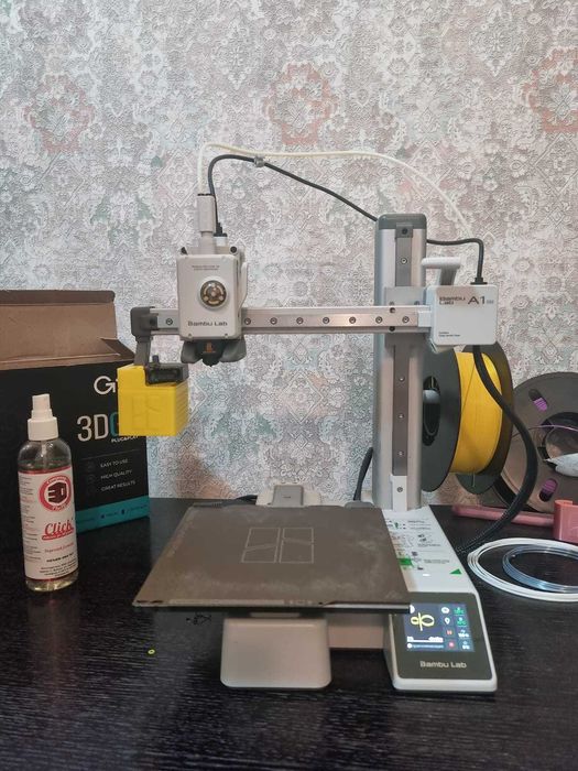 Bambu lab a1 mini полностью рабочий 3д принтер печатает на отлично
