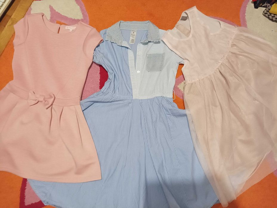 Лот от 17 рокли официални 7-8-9 години