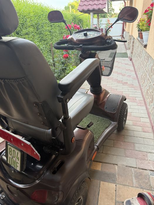 Scuter electric 4 roti