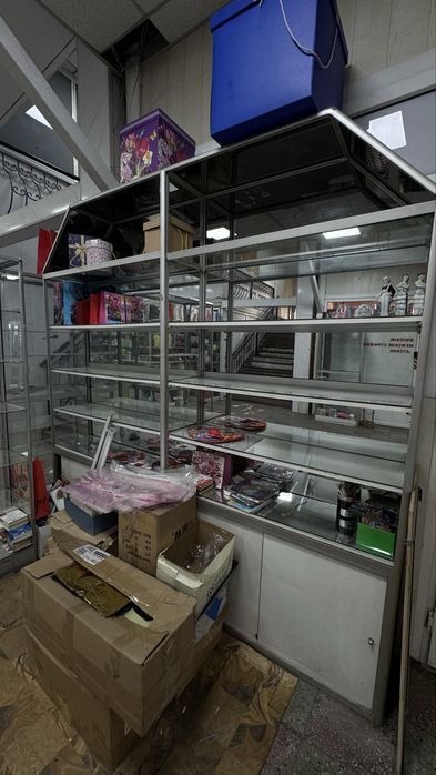 СРОЧНО Продам стеклянные алюминиевые витрины
