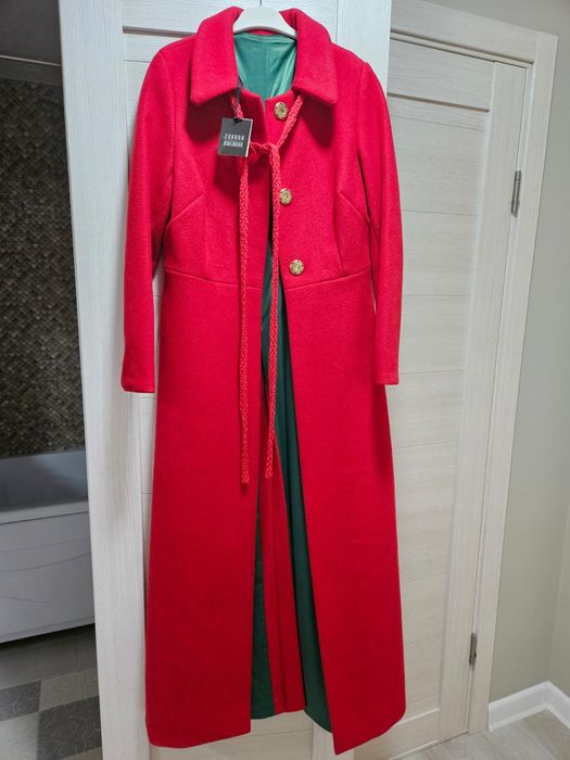 Продам пальто новое