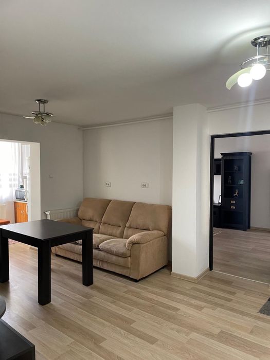 Inchiriez apartament centru(langa Prefectura)