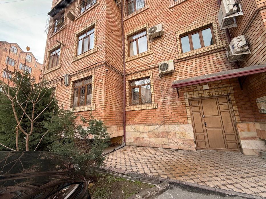 Mirabad Avenue / Госпитальный рынок 2 комнатная
Вид во двор