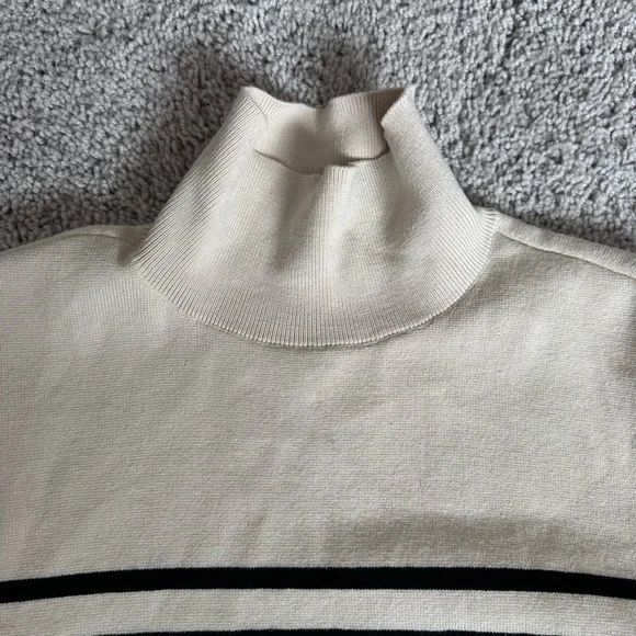 Пуловер HM на райе