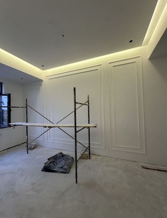 Tiyaga joyida quyib yopishtiramiz