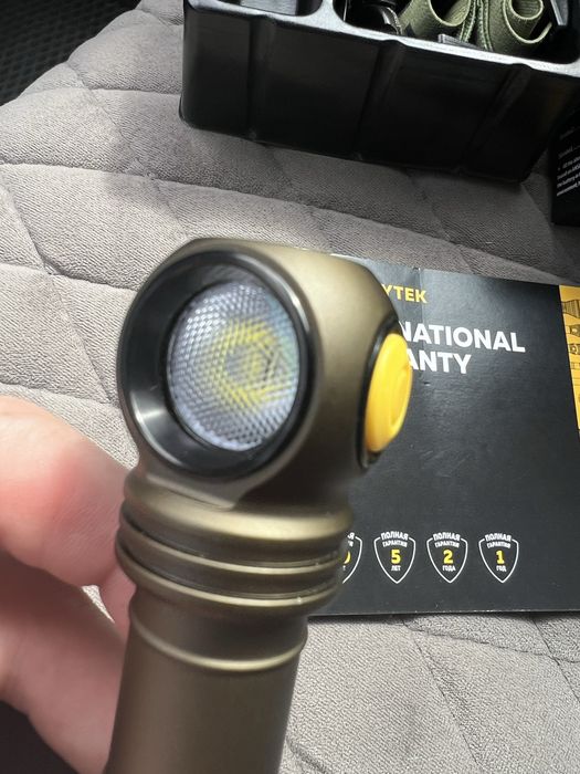 Фонарик ARMYTEK Wizard c2 pro