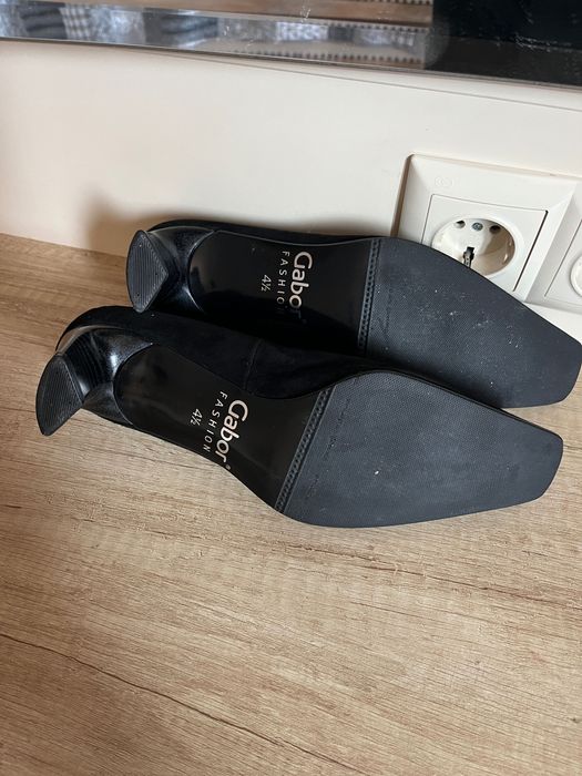 Gabor дамски 4.5,;37.5 ,велурени , нисък ток, елегантни