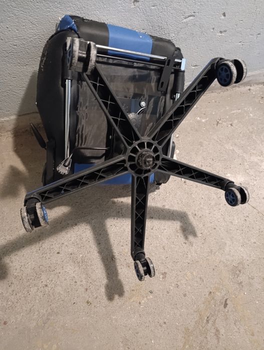 Продавам части за офис стол