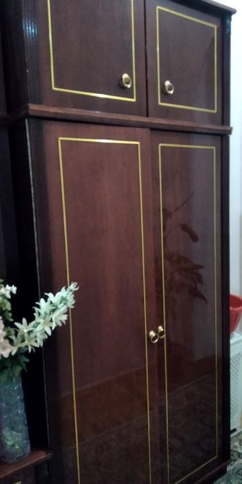 Продаётся гарнитур стенка Мираж