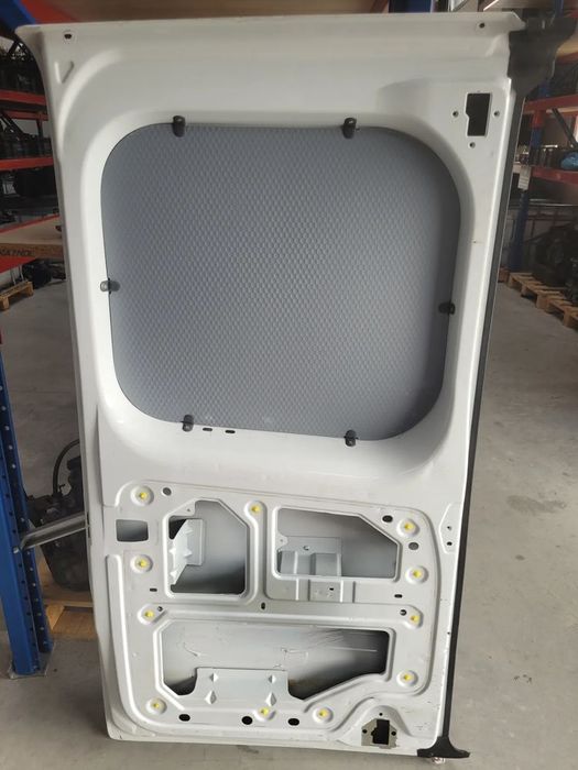 Usa spate model cu tabla fara accesorii pentru Renault Trafic / Opel V