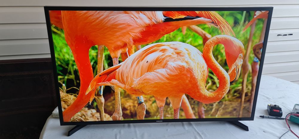 Смарт тв 109см Samsung