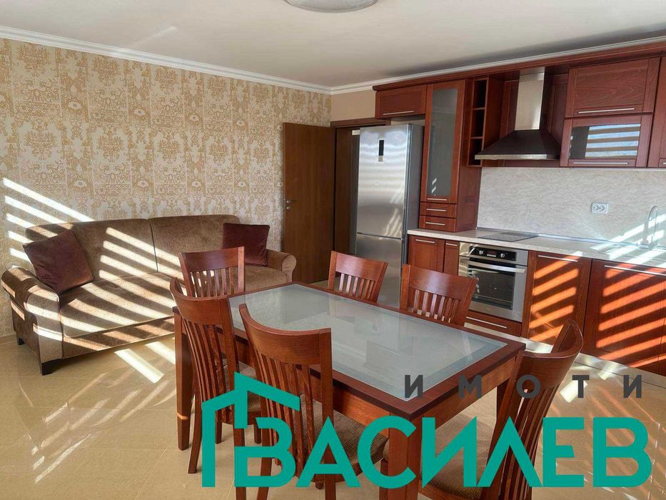 Дава се под наем Етаж от къща в София, Център - 116 кв.м за 757.86 € - Снимка #1