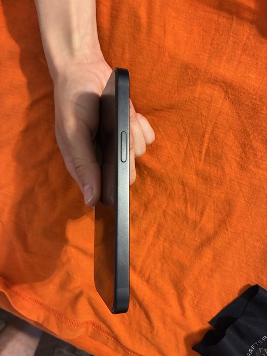 Iphone 16e 100% батерия КАТО НОВ