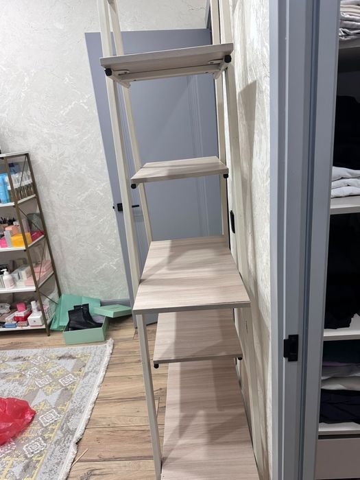 Продам полку в отличном состояний
