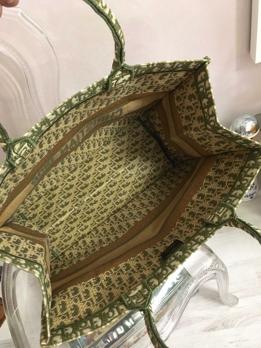 Christian Dior Large Oblique Book Tote in Green чанта
