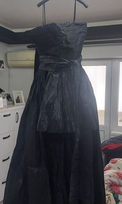 Rochie neagră cu trena S