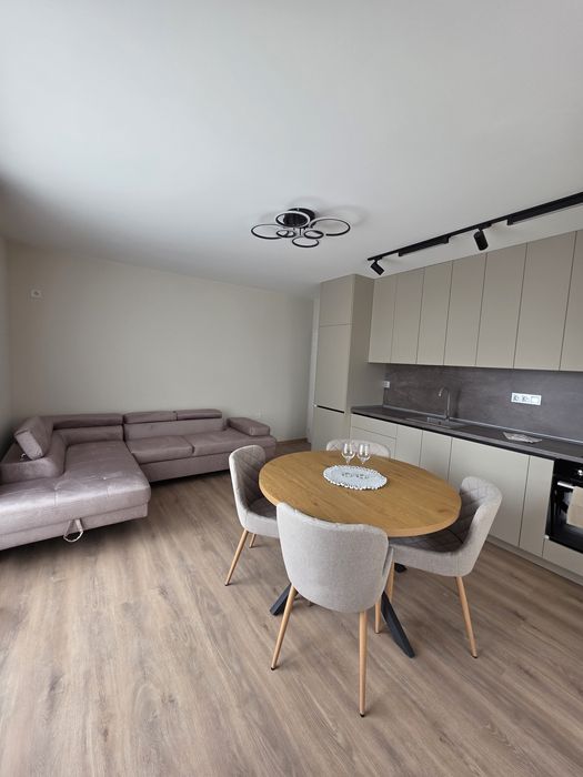 Продава се Тристаен апартамент в Велико Търново, Бузлуджа - 90 кв.м за 1009 €/кв.м - Снимка #2