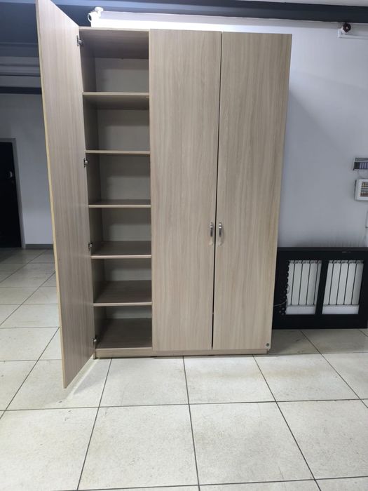 Продам два шкафа читать описание !