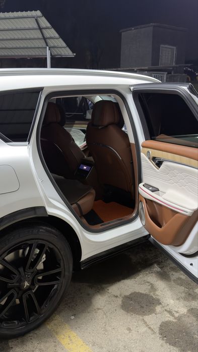 Voyah Free 2024 yil Eng fuli