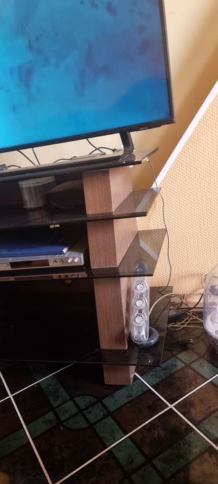 Подставка под телевизор