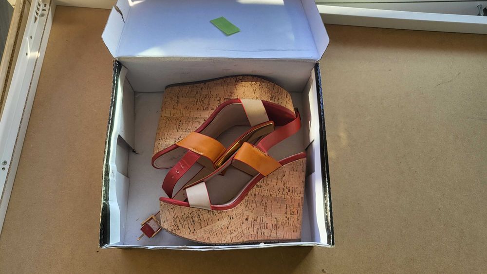 Дамски сандали на платформа