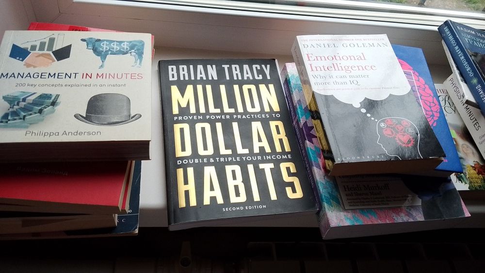 Книги, на русском и английском языках