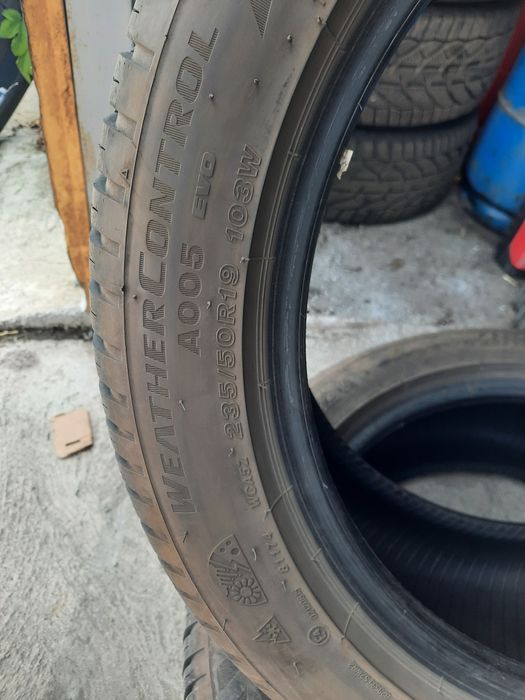 235/50/19;235/55/19 и 245/45/18  Всесезонни Гуми с борд